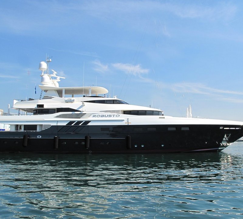 motor yacht robusto